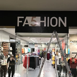 Fa5hion Storefront Signage 