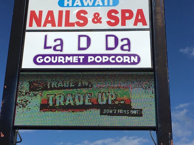 Pylon Sign for La D Da Gourmet Popcorn in Columbus IN